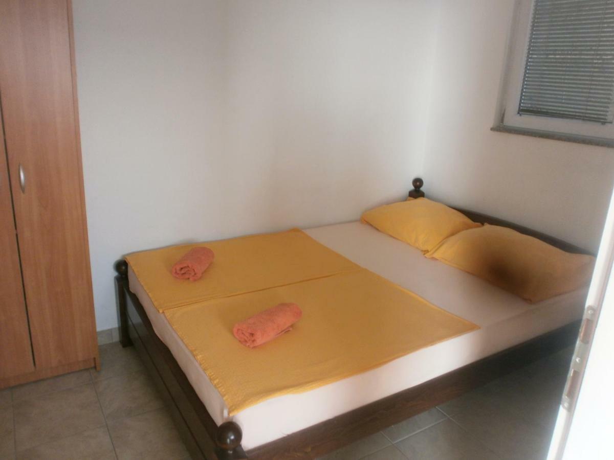 Apartmani Lastro Йесенице Екстериор снимка