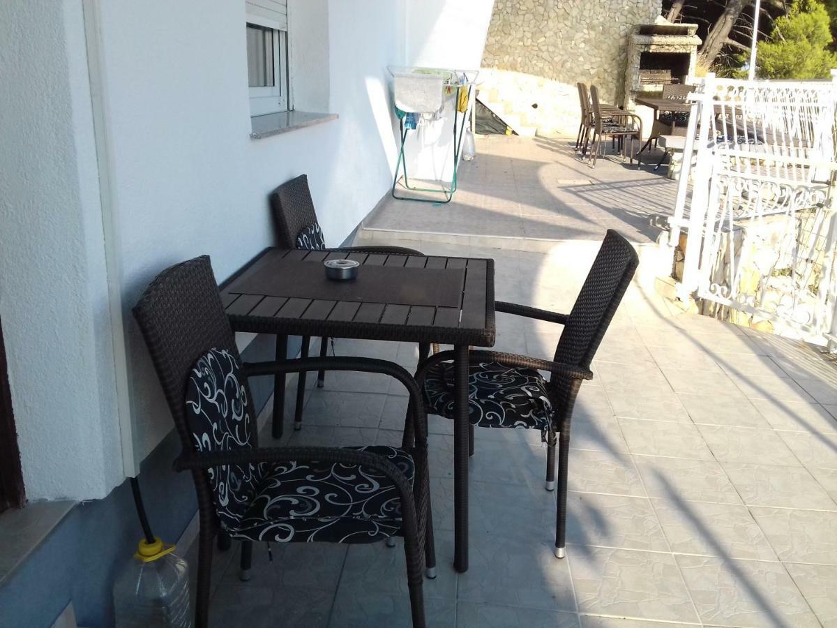 Apartmani Lastro Йесенице Екстериор снимка